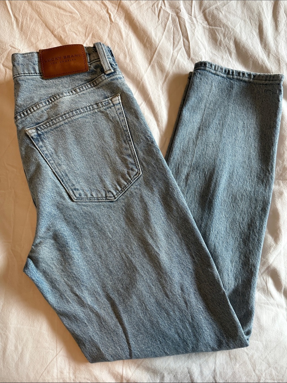 Lucky Brand Women’s Light Wash High Rise Mom Jeans